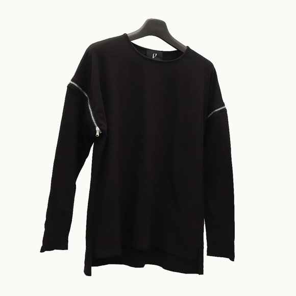V Other - V Long-Sleeved Shirt